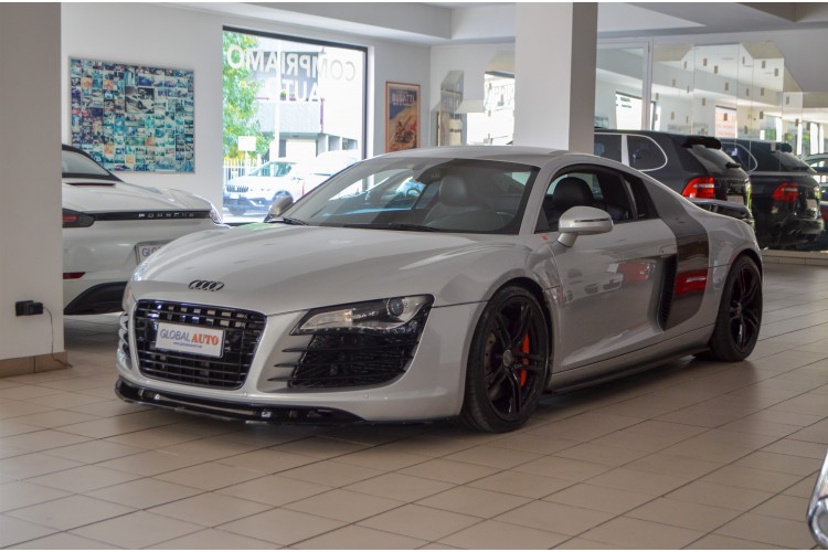 Audi R8 4.2 V8 quattro R-tronic